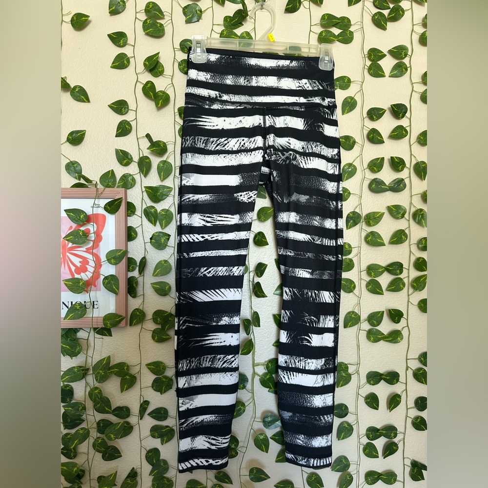 Lululemon Women's Leggings, Size 6